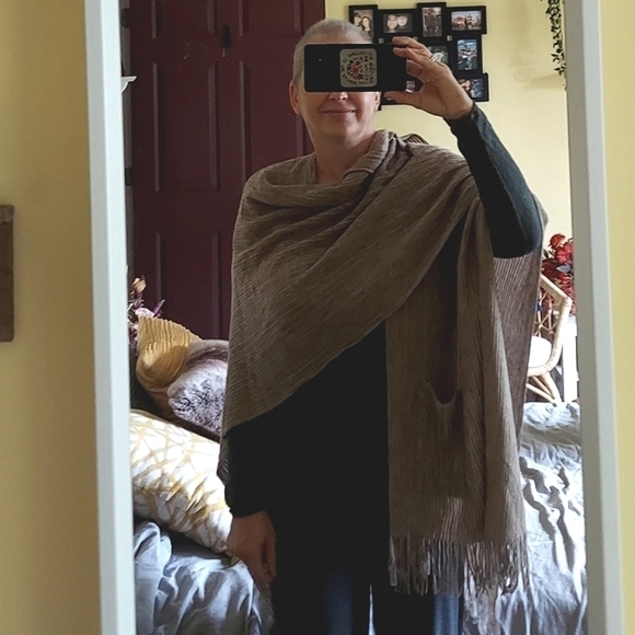 NWT New Directions Fringed Shawl Wrap - Picture 16 of 16